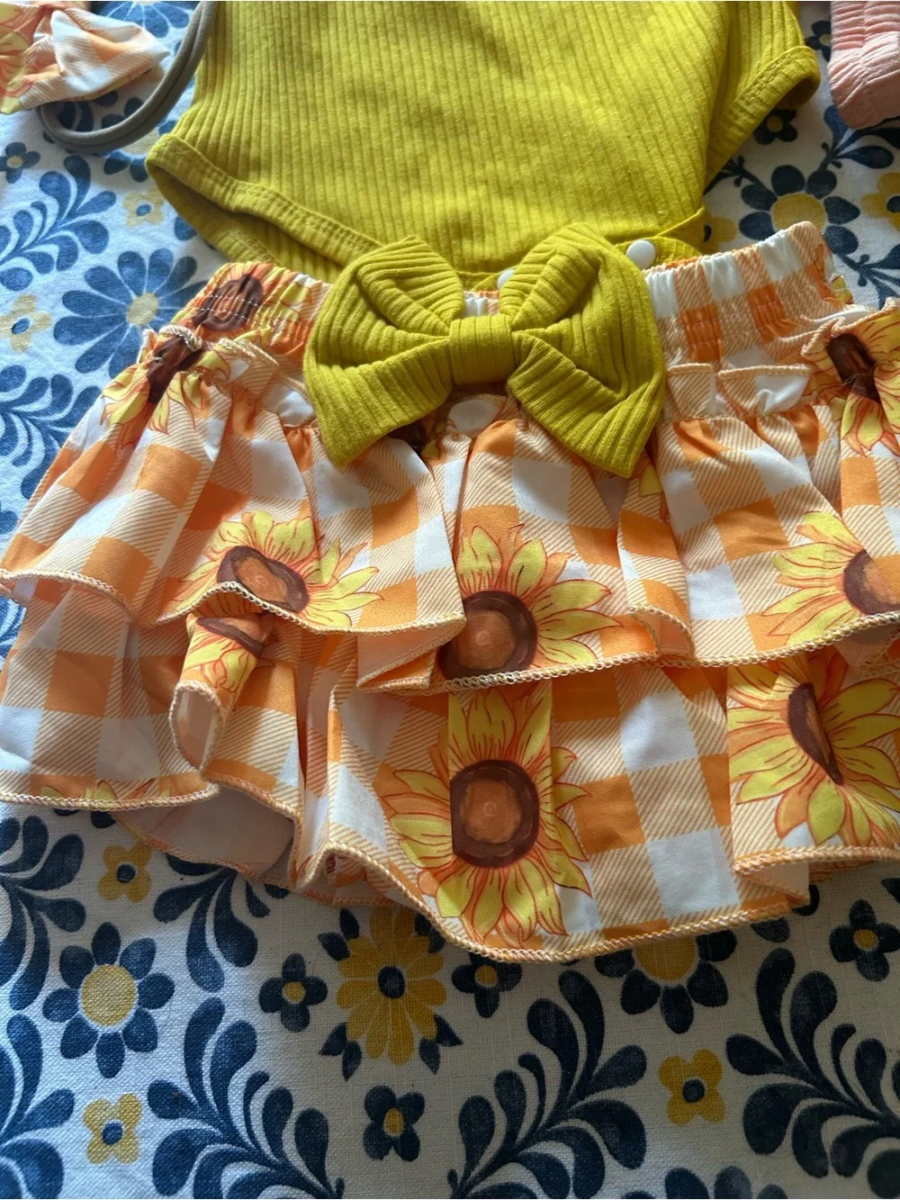 Short Sleeve Ribbed Romper Ruffle Layered Bloomers Shorts Headbands-Size 9-12 mo